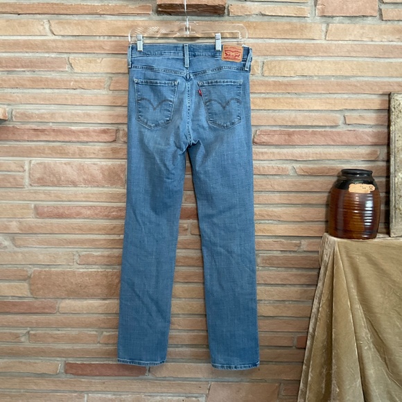 Levi’s 314 Shaping Straight Jeans - Picture 5 of 7